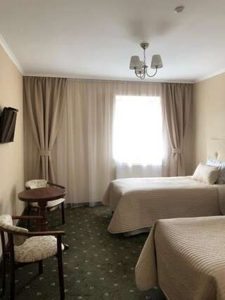 Отель Pidgoretsky mayetok Pidhirtsi Улучшенный двухместный номер с 1 кроватью или 2 отдельными кроватями-5